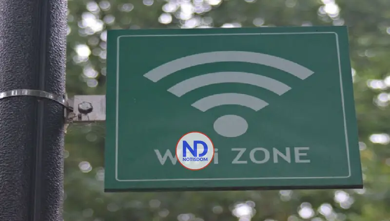 ¿Cuál es el peligro de utilizar redes Wi-Fi públicas?