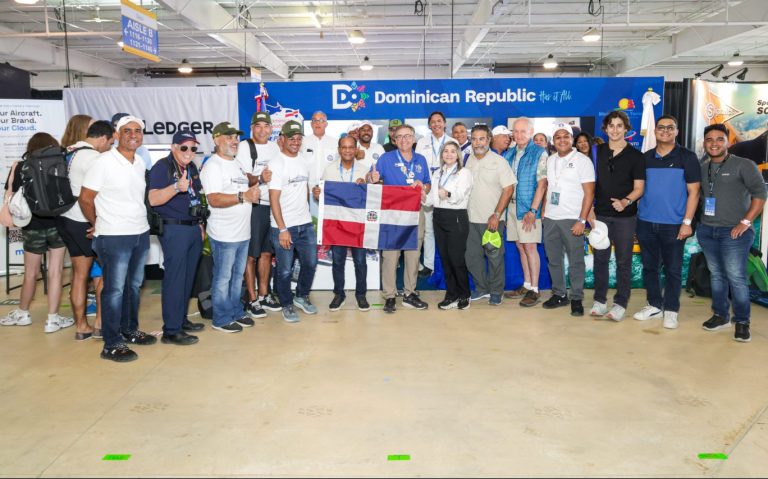 Presentan en EE.UU. un avión construído en Presentan en EE.UU. un avión construído en República Dominicana 3 Stand de Republica Dominicana Presentan en EE.UU. un avión construído en Presentan en EE.UU. un avión construído en República Dominicana