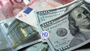 El dólar bajó 18 cts. y el euro 5; eran vendidos a $58.87 y $69.64