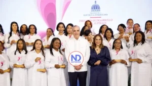 Abinader reconoce a 35 mujeres SUPEREmprendedoras y anuncia capacitación para otras 1,500