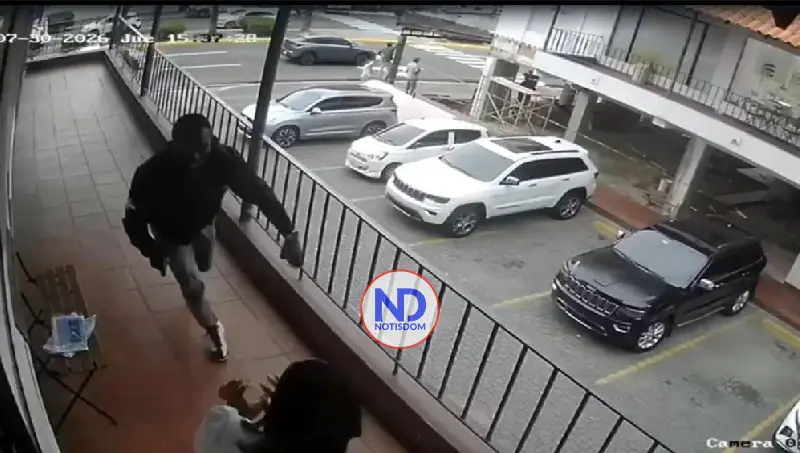 PN persigue activamente a un hombre baleó mujer en plaza