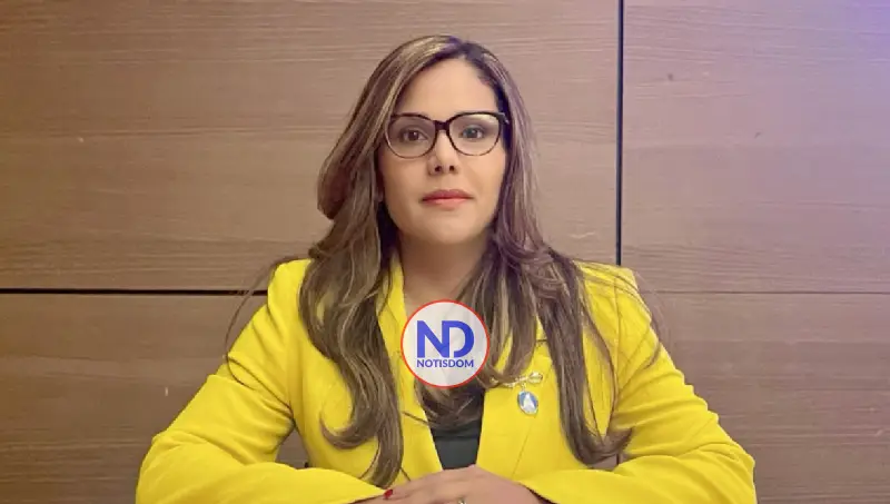 Abinader ratifica a Aileen Guzmán Coste al frente de la UAF por cuatro años