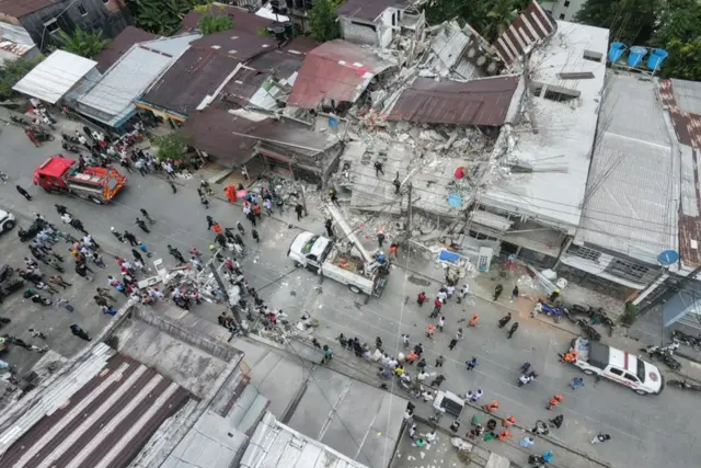 El presidente De la Espriella confirma 111 muertos y 87 heridos tras el terremoto de magnitud 7,4 que sacudió Colombia 3 Colombia 9 El presidente De la Espriella confirma 111 muertos y 87 heridos tras el terremoto de magnitud 7,4 que sacudió Colombia