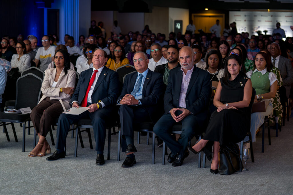 Especialistas destacan importancia de anticipar riesgos Especialistas destacan importancia de anticipar riesgos para fortalecer la resiliencia económica