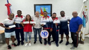 Federación Deportes Acuáticos entrega incentivos a medallistas