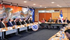 Funcionarios y ejecutivos de la banca evalúan economía de RD