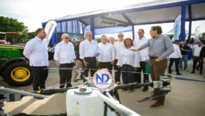 Abinader llama a productores a apostar por la mecanización agrícola para reducir dependencia de mano de obra extranjera