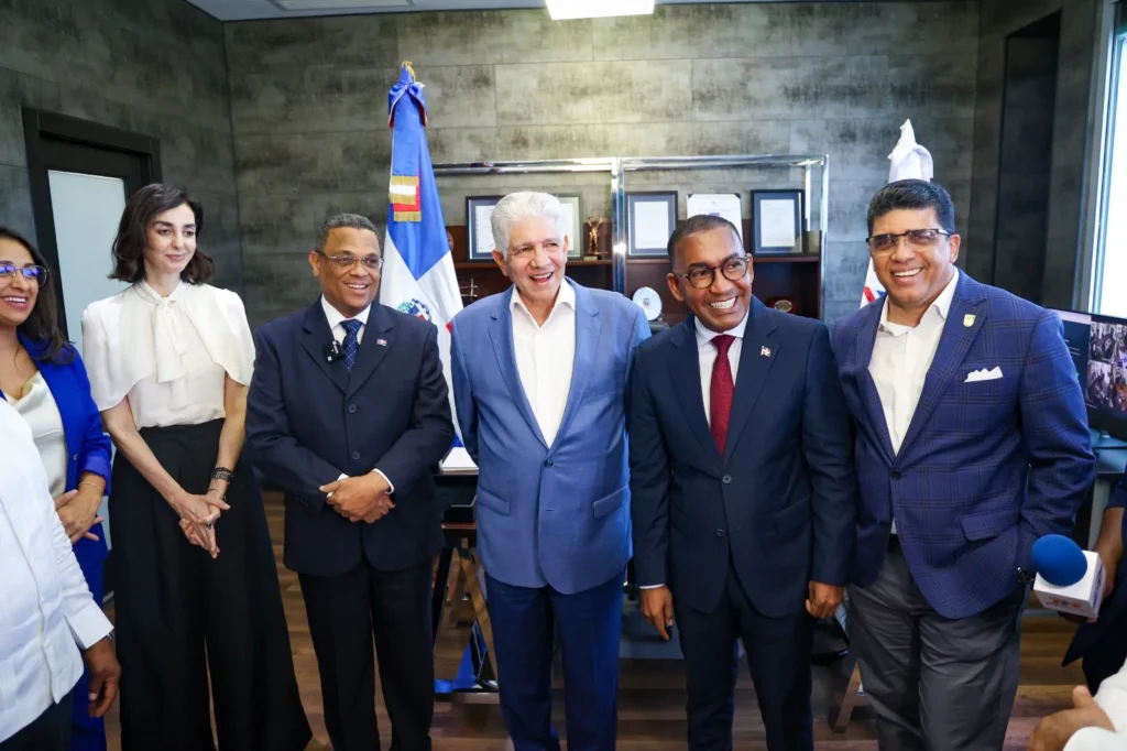 Mérido Torres Espinal asume como nuevo director del Departamento Aeroportuario 3 Merido Torres Espinal 1 Mérido Torres Espinal asume como nuevo director del Departamento Aeroportuario