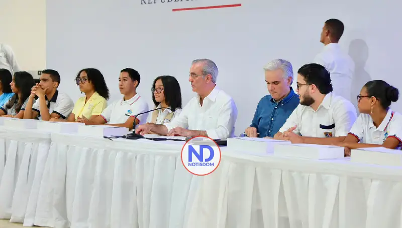 NOTISDOM FOTOS PF2026 2026 08 02T094709.289 Abinader anuncia 326 becas del ITLA y computadoras para jóvenes de La Vega