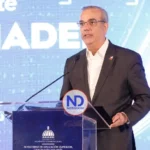 Abinader entrega 1,500 becas internacionales y anuncia otras 5,000 para estudiantes de grado