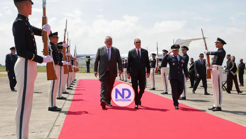 Abinader llega a Cali para asistir a la investidura del nuevo presidente de Colombia