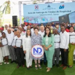 Raquel Peña entrega 450 títulos de propiedad y un techado escolar en Guayacanal