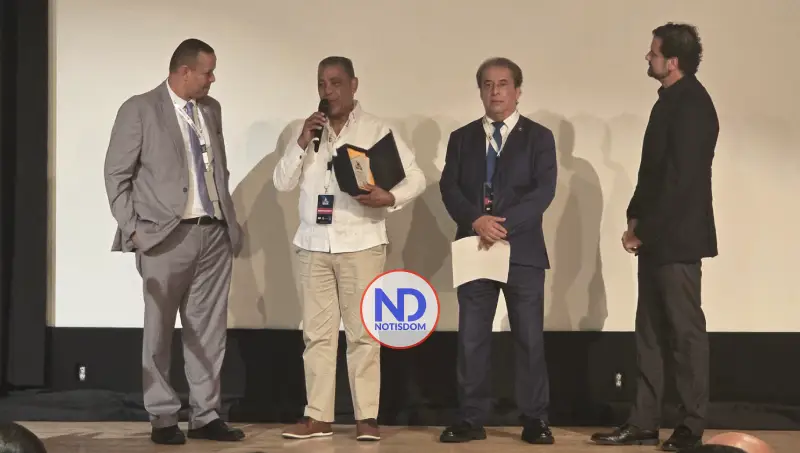 Adriano Espaillat: “Carácter, ética y empatía” son esenciales para ejercer la política en tiempos de cambios
