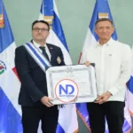 Canciller Roberto Álvarez condecora a embajador de Israel tras concluir misión diplomática en RD
