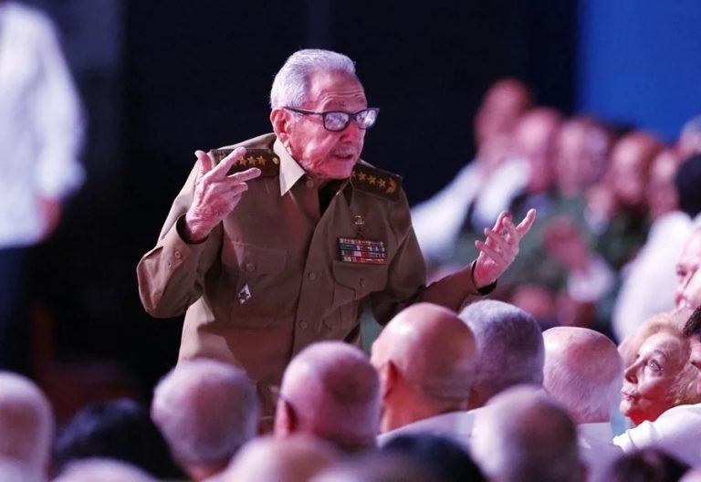 Cuba conmemora el centenario de Fidel Castro con espectáculo 3 Raul Castro 2 Cuba conmemora el centenario de Fidel Castro con espectáculo