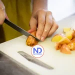 Por qué conviene dejar de usar tablas plásticas de cortar, según especialistas