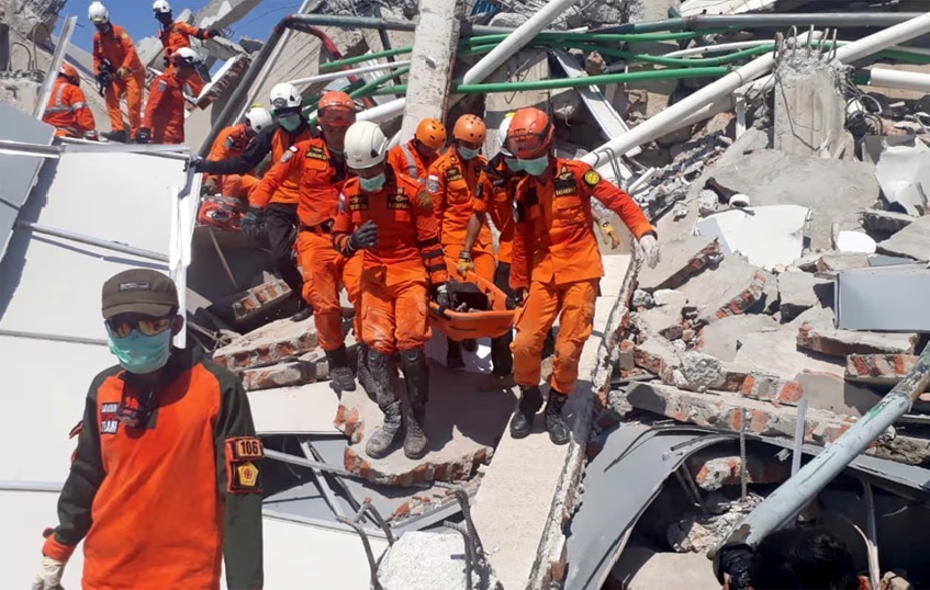 Un terremoto de magnitud 7,7 sacude la costa de Indonesia 3 TERREMOTO EN HINDONESIA Un terremoto de magnitud 7,7 sacude la costa de Indonesia
