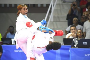 Thalia Terrero kumite 2 375x250 1 RD tiene su mejor actuación en historia JCC