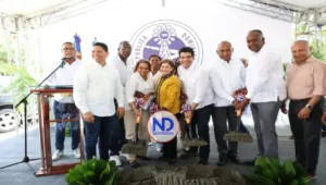 Wellington Arnaud inicia saneamiento cañada La Pava en Nizao, provincia Peravia