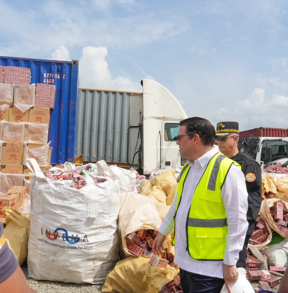 Yayo Sanz Lovaton 13 MICM y Ceccom retienen 213,355 galones de combustibles y 46 millones de mercancías en lo que va de año