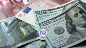 Dólar bajó 9 cts. y era vendido a $58.44; el euro subió a $68.79