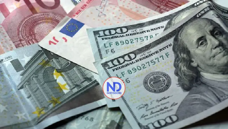 Dólar bajó 9 cts. y era vendido a $58.44; el euro subió a $68.79