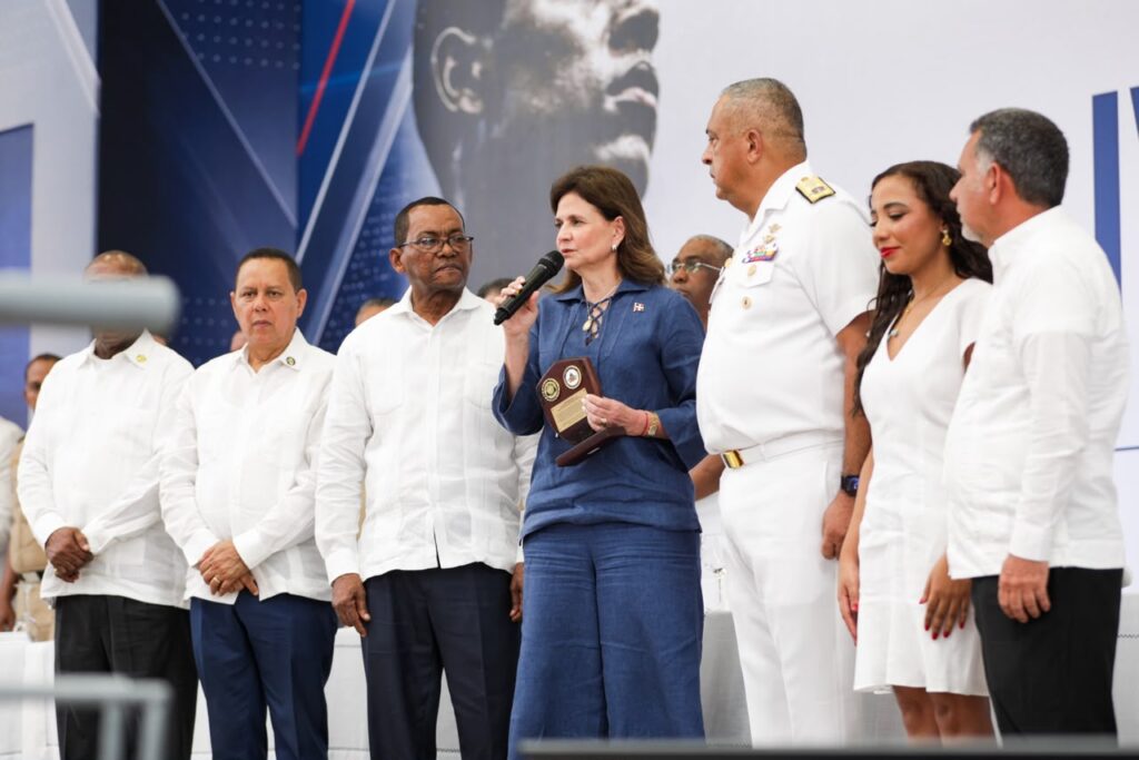 personas concluyeron procesos de formacion en Santiago Raquel Peña encabeza graduaciones que impulsan oportunidades para la juventud y fortalecen las instituciones