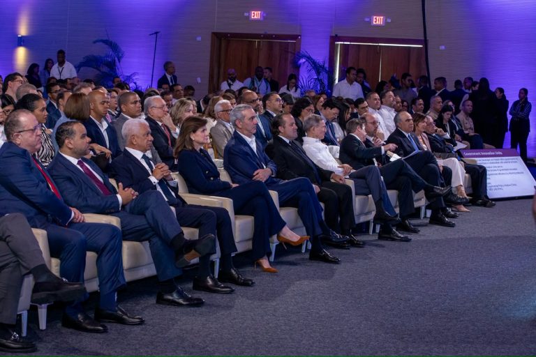 presentacion de la plataforma Abinader presenta Meta RD 2036 como modelo desarrollo