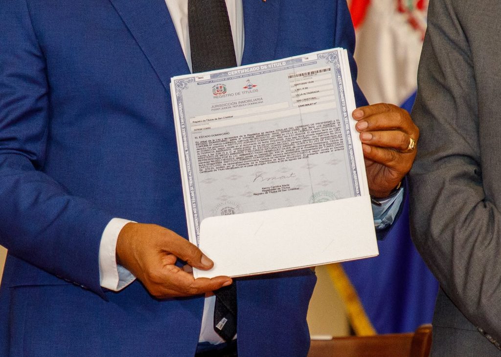 titulos de parques nacionales Gobierno entrega de títulos de parques nacionales al Estado