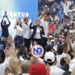 Carolina Mejía juramenta 32 comandos y promete participación juvenil en un eventual gobierno