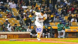 Águilas vencen a Estrellas en emocionante partido de 11 innings